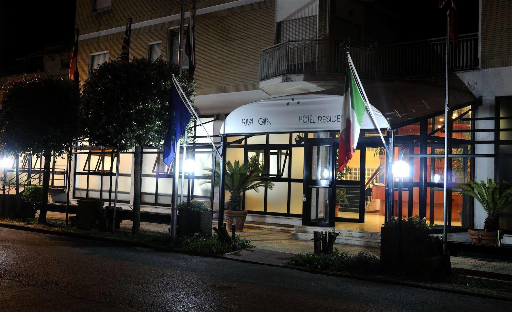 Residence Riva Gaia Terracina Buitenkant foto