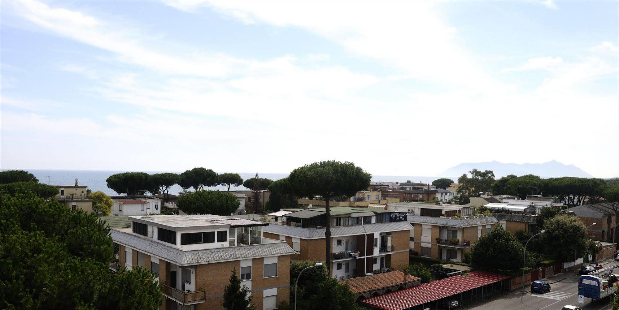 Residence Riva Gaia Terracina Buitenkant foto